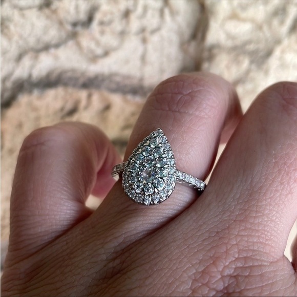 Water Drop Pear Shaped Ring Sterling Silver Wedding Engagement CZ Sparkly Size 8
